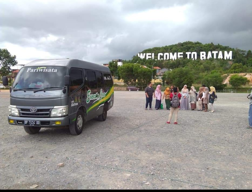 sewa bus pariwisata batam5